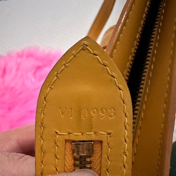 EUC. Louis Vuitton Epi Yellow St. Jacques Hand Bag. - Picture 4 of 16